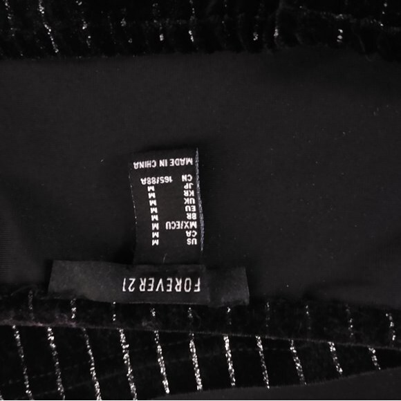 Forever 21 Black and Silver Crop Top Sz M - Picture 4 of 5